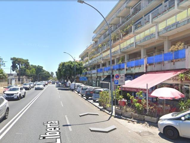 Locale Commerciale in vendita a IV Circoscrizione, Messina