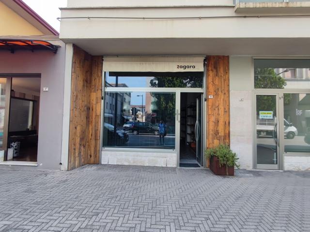 Locale Commerciale in vendita a San Giorgio, Pordenone