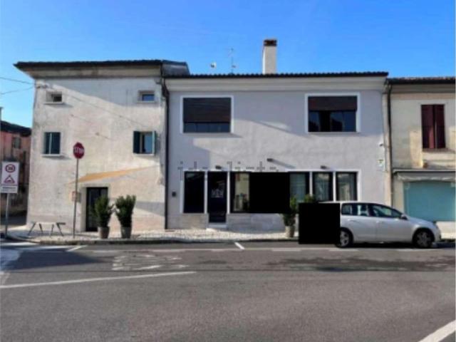 Locale Commerciale in vendita a Crocetta Del Montello, Veneto
