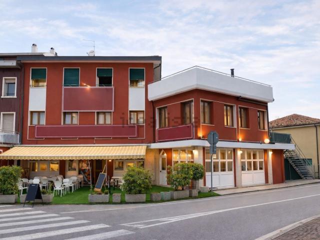 Locale Commerciale in vendita a Mestrino, Veneto