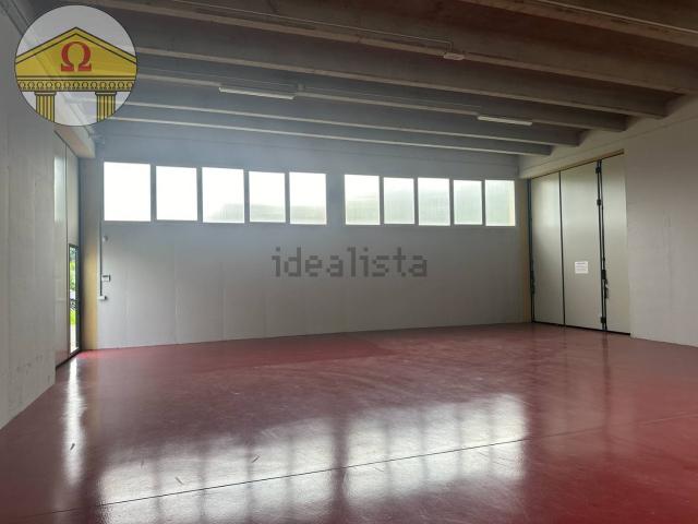Locale Commerciale in vendita a Villorba, Treviso