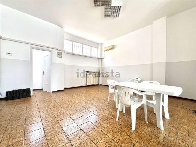 Locale Commerciale in vendita a Tresinaro - Secchia, Re