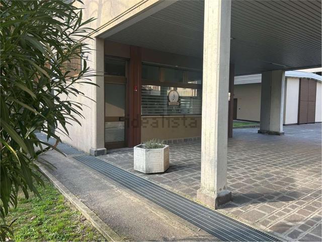 Locale Commerciale in vendita a Cicogna, San Lazzaro