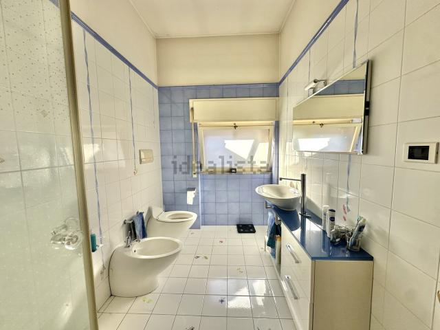 Locale Commerciale in vendita a Campobasso, Molise