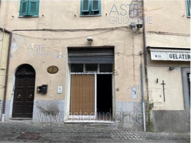 Locale Commerciale in vendita a Valentano, Lazio