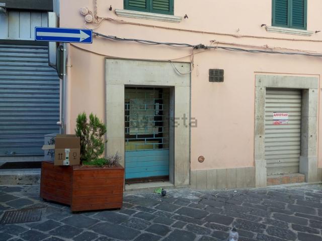 Locale Commerciale in vendita a Campobasso, Molise
