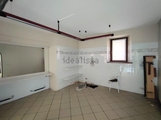 Locale Commerciale in vendita a Piemonte, Alessandria
