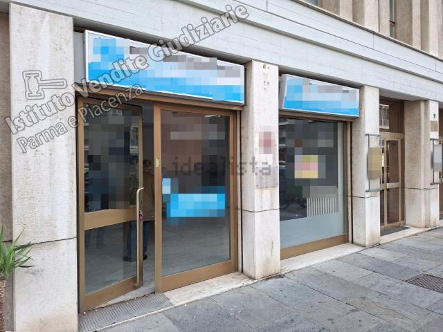 Locale Commerciale in vendita a Parma Centro, Sorbolo