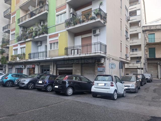 Locale Commerciale in vendita a IV Circoscrizione, Messina