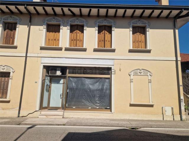 Locale Commerciale in vendita a San Giacomo, Cordenons