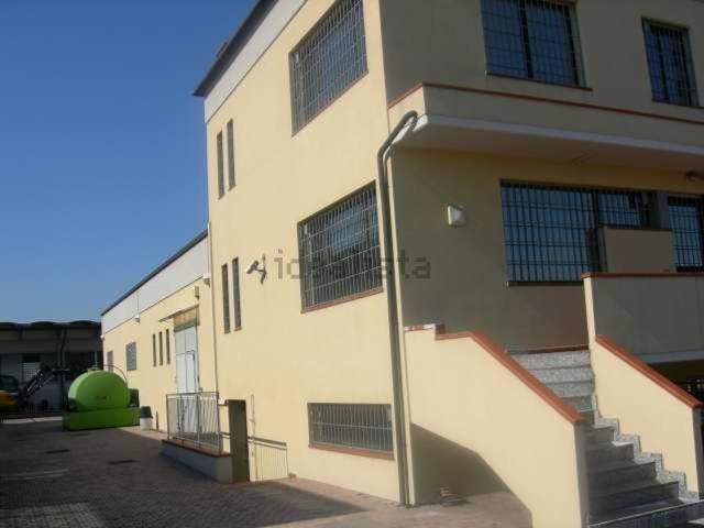 Locale Commerciale in vendita a Costabissara, Veneto