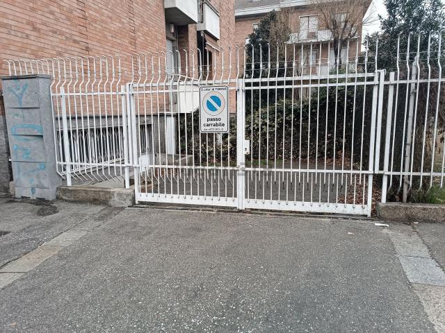 Locale Commerciale in vendita a Circoscrizione 4, Piemonte