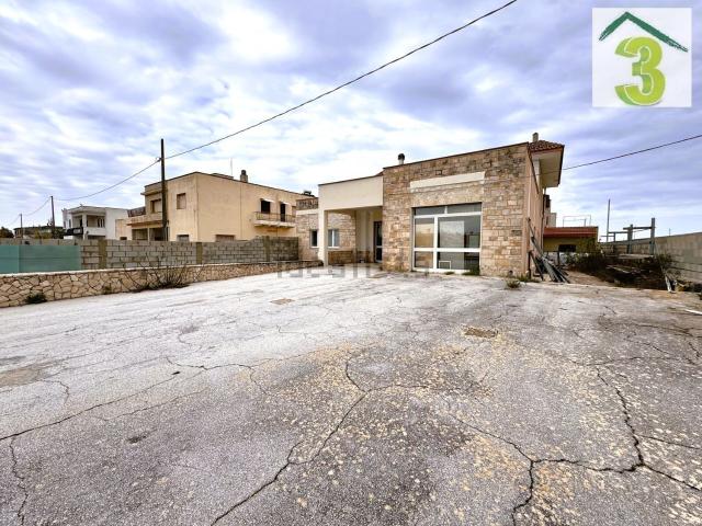Locale Commerciale in vendita a Puglia, Lecce