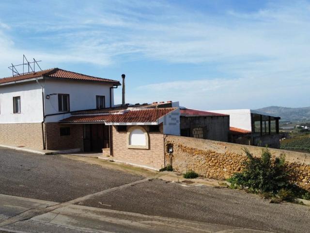 Locale Commerciale in vendita a Naro, Agrigento