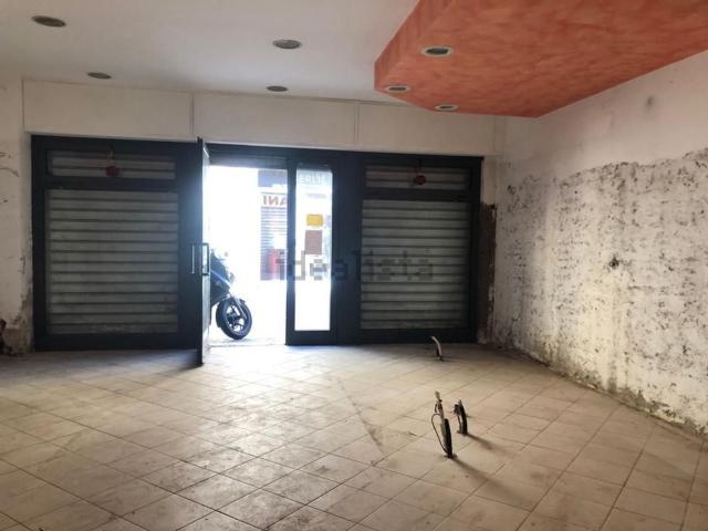 Locale Commerciale in vendita a Cornaredo, Lombardia