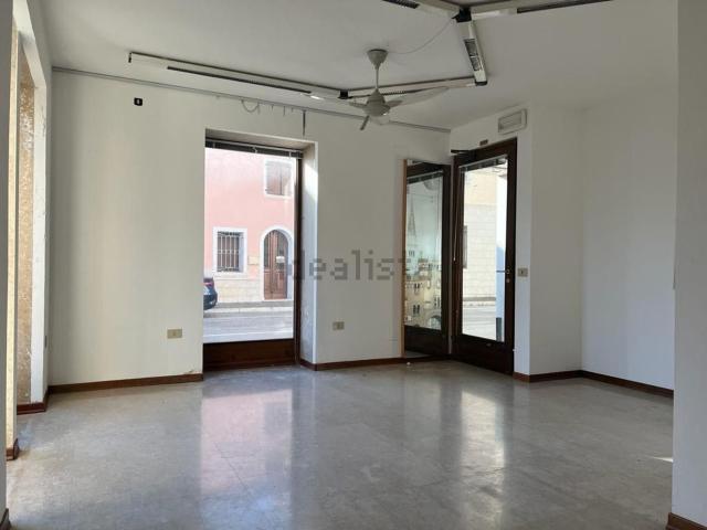 Locale Commerciale in vendita a Prodolone, San Vito Al Tagliamento