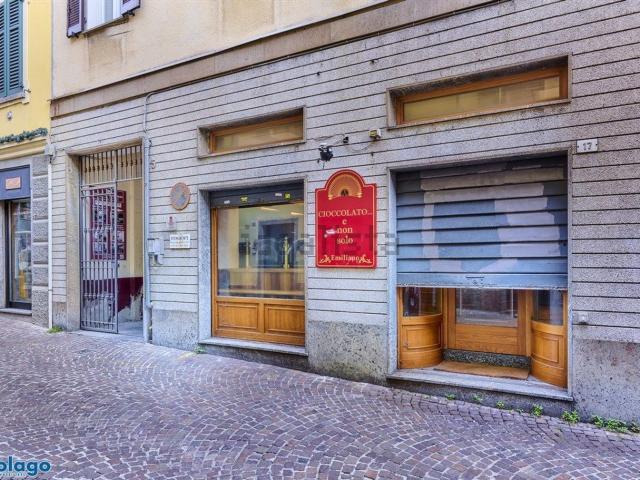 Locale Commerciale in vendita a Santo Stefano, Lecco