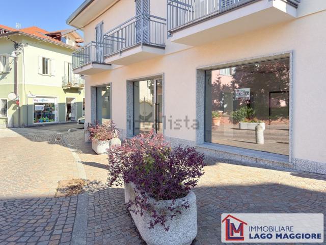 Locale Commerciale in vendita a Ispra, Lombardia