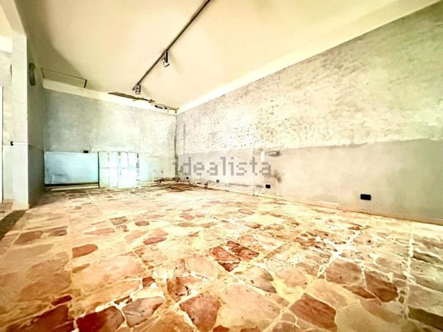 Locale Commerciale in vendita a Piemonte, Alessandria