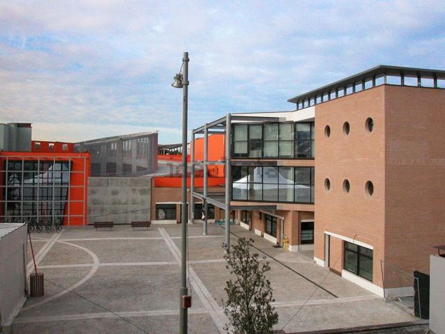 Locale Commerciale in vendita a Centro Storico, Marche