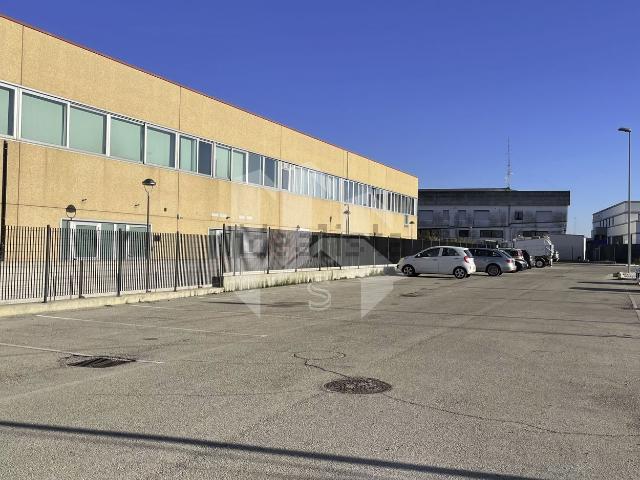 Locale Commerciale in vendita a Termoli, Campobasso