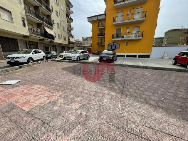 Locale Commerciale in vendita a Benevento, Campania