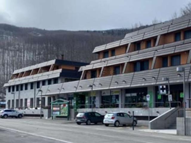Locale Commerciale in vendita a Appennino Reggiano, Re