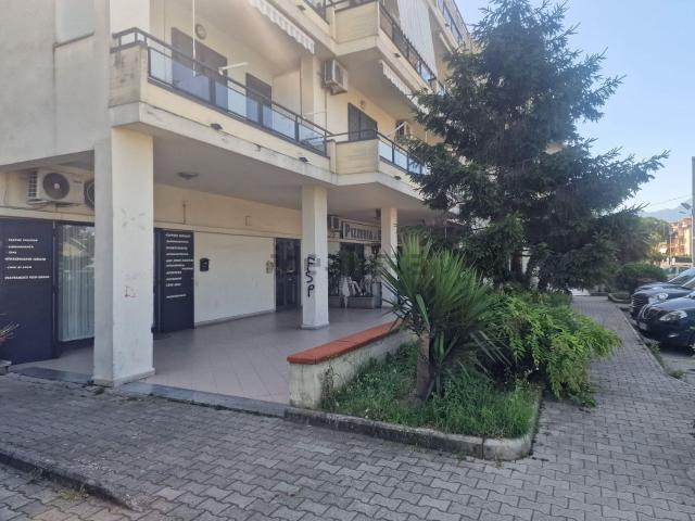 Locale Commerciale in vendita a Scafati, Campania