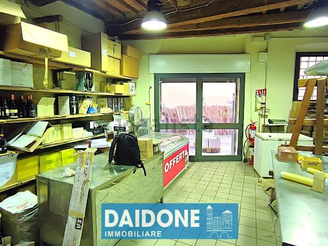 Locale Commerciale in vendita a Livorno, Toscana