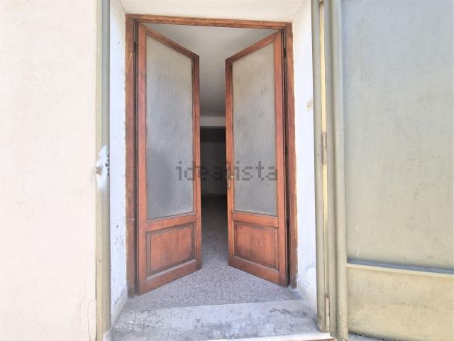 Locale Commerciale in vendita a Puglia, Taranto