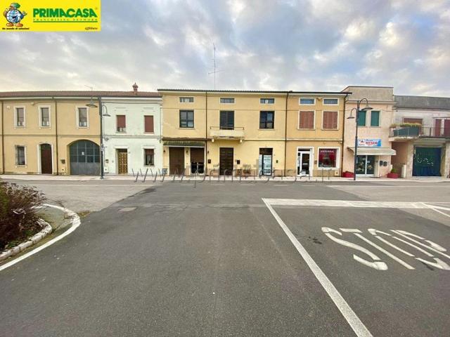 Locale Commerciale in vendita a Nogara, Veneto