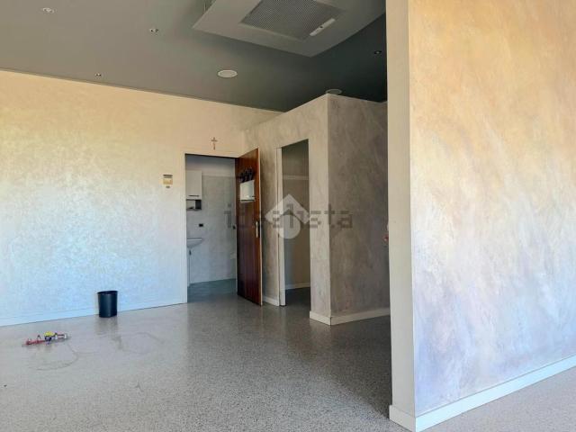 Locale Commerciale in vendita a Saletto / Salet, Morsano al Tagliamento / Morsan da lis Aucjis