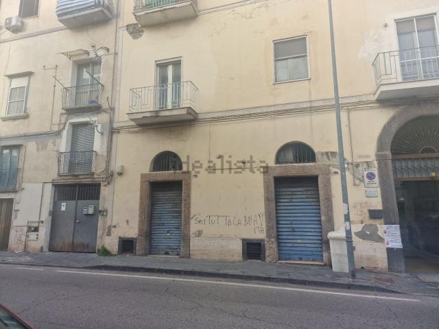 Locale Commerciale in vendita a Rione Murattiano, Torre Annunziata