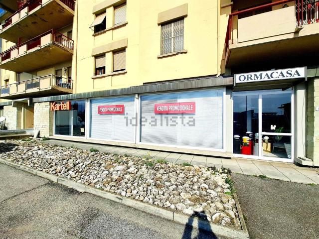 Locale Commerciale in vendita a Unione dei Comuni Circondario dell'Empolese Valdelsa, Empoli