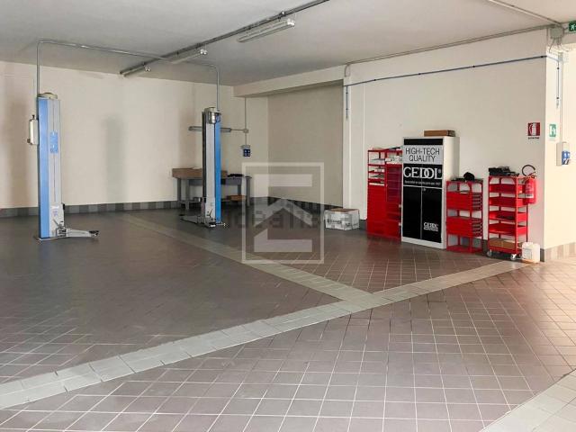 Locale Commerciale in vendita a Zona Nord, Brescia
