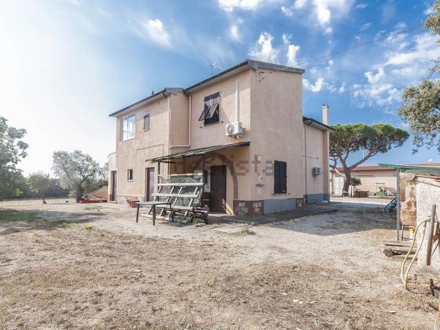 Locale Commerciale in vendita a Riotorto Vecchio, Piombino