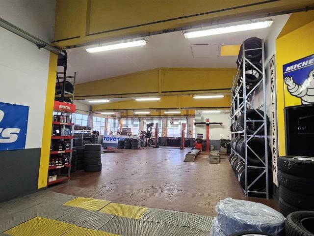 Locale Commerciale in vendita a Piemonte, Biella