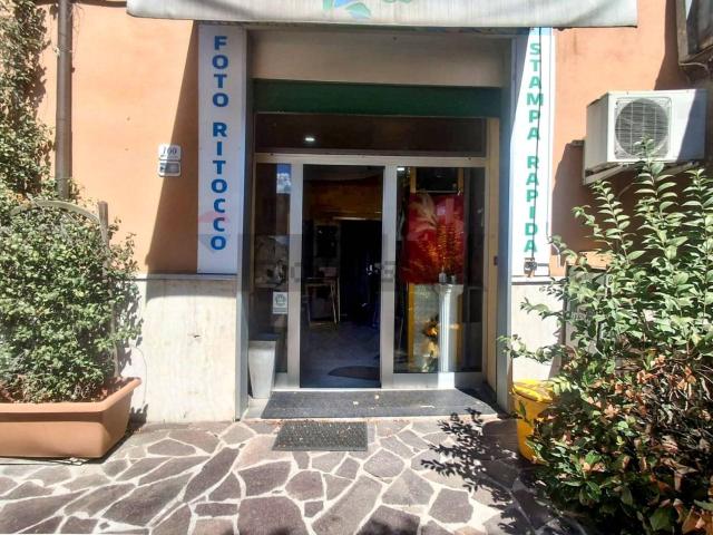 Locale Commerciale in vendita a Ceprano, Lazio