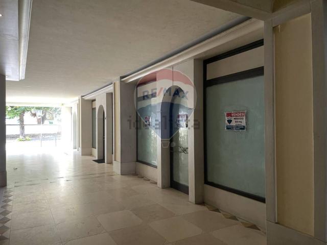Locale Commerciale in vendita a Lambioi, Zoldo Alto