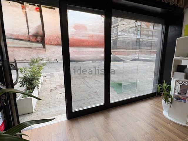 Locale Commerciale in vendita a Villaggio Trieste, Latina