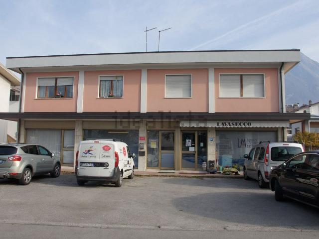 Locale Commerciale in vendita a Ponte nelle Alpi, Ponte Nelle Alpi