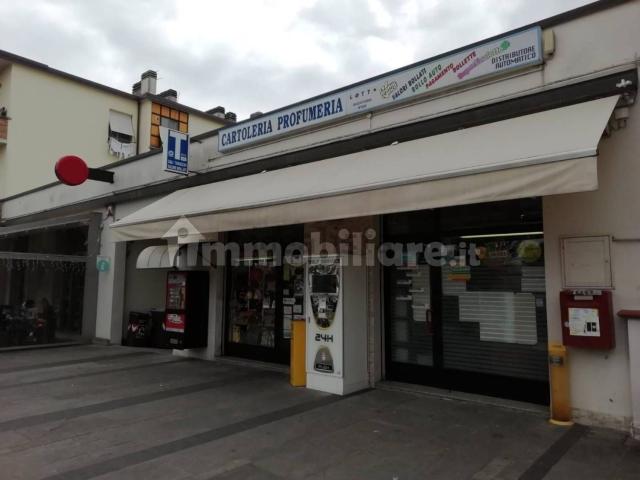 Locale Commerciale in vendita a Unione dei comuni Valle del Savio, Cesenà