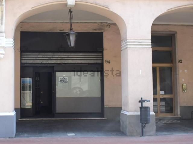 Locale Commerciale in vendita a Bordighera, Liguria