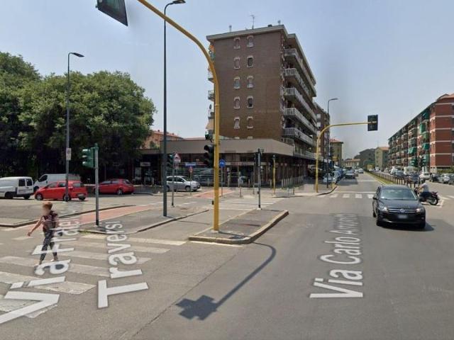 Locale Commerciale in vendita a Municipio 8 di Milano, Milano