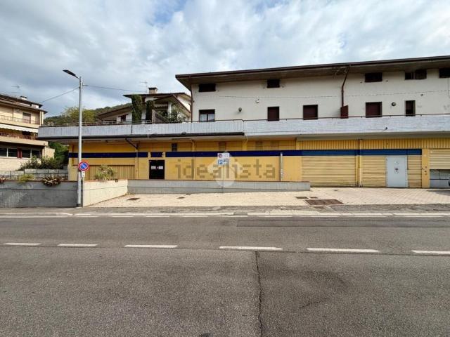 Locale Commerciale in vendita a Comunità montana della valle Trompia, Lumezzane