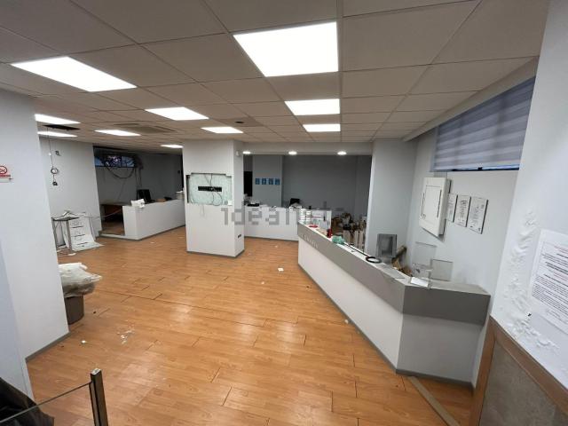 Locale Commerciale in vendita a Calabria, Reggio Calabria