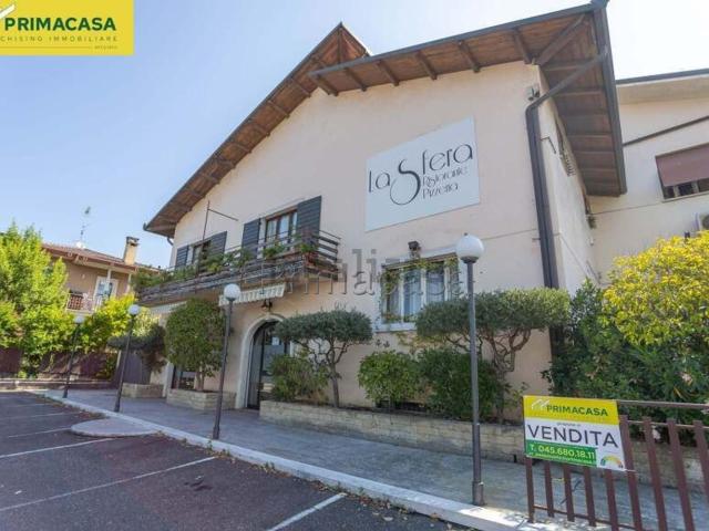 Locale Commerciale in vendita a Negrar, Veneto