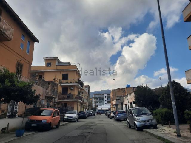 Locale Commerciale in vendita a VII Circoscrizione, Palermo