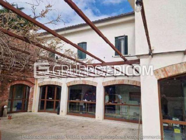 Locale Commerciale in vendita a Stigliano, Villanova Di Camposanpiero