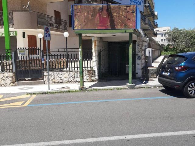 Locale Commerciale in vendita a Chianchitta, Giardini Naxos